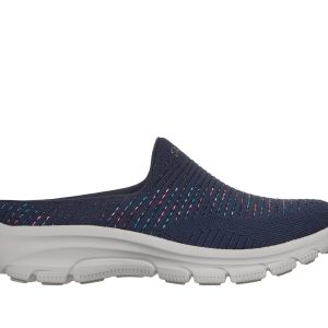 Relaxed Fit: Easy Going - Clear Days